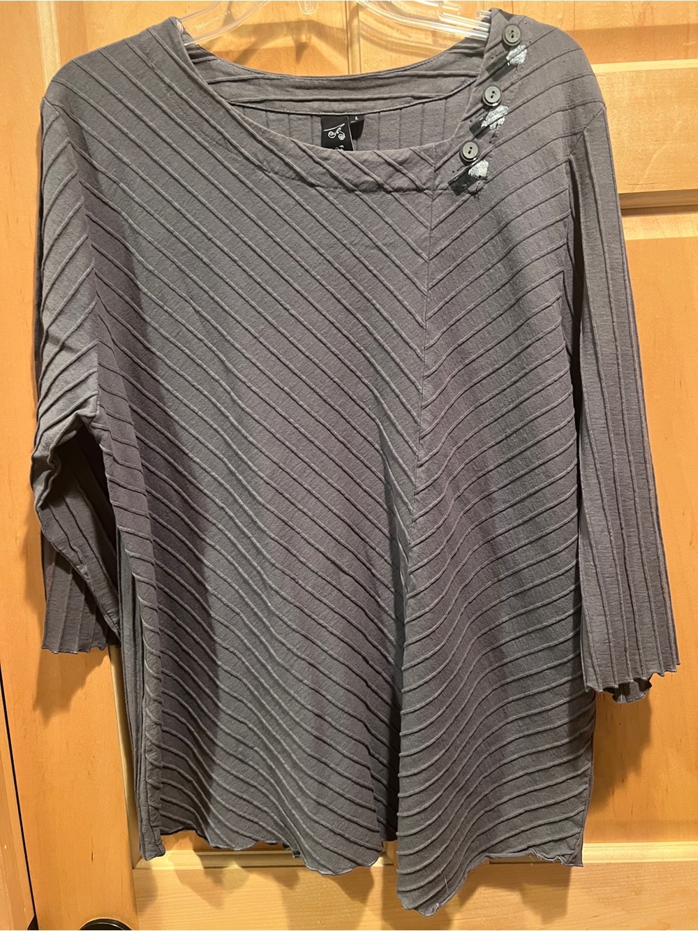 Focus Women’s Asymmetrical Gray Button-Shoulder Textured Cotton Top Lagenlook L